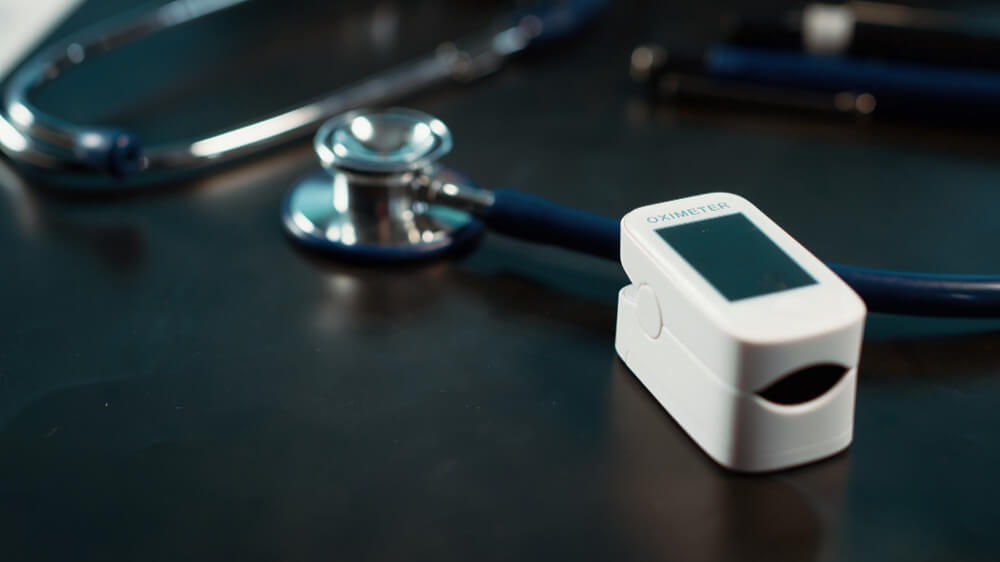 Aparatura medicala pentru acasa: ce dispozitive merita sa ai si cum le alegi corect